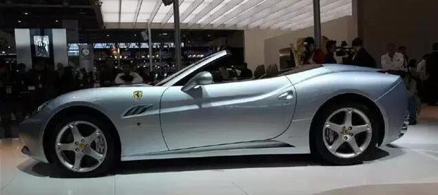 都說手動擋更有樂趣 為何超跑不用手動擋？