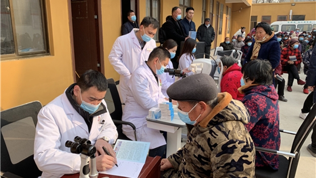 為民服務(wù)暖人心，送醫(yī)下鄉(xiāng)助健康